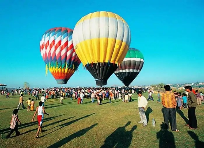 9 Best Destinations In India For Hot Air Balloon Ride (2022)