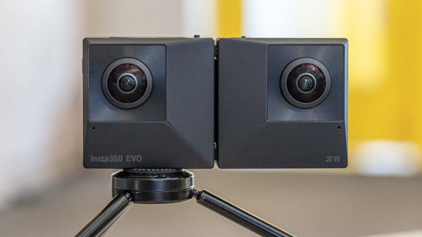 Foldable Insta360 EVO shoots 180 3D and 360 video at up to 5.7K