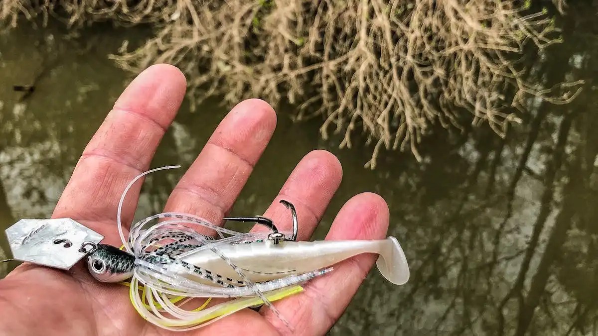 How to Fish a ChatterBait Wired2Fish(04)