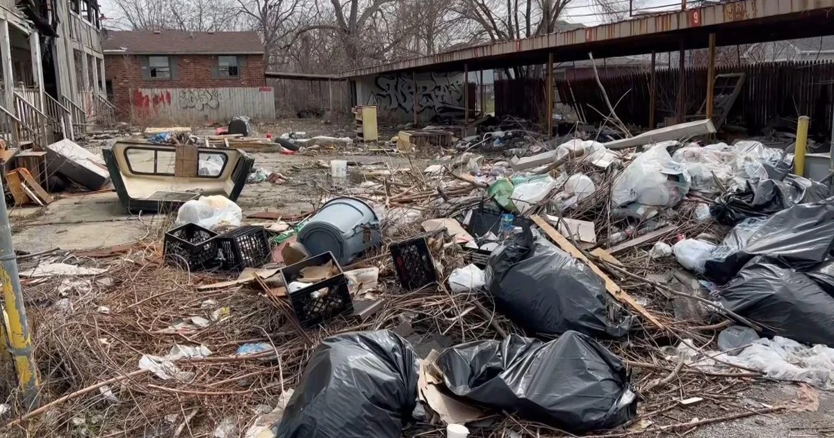 Detroit building prone to illegal dumping cleaned up CBS Detroit(03)