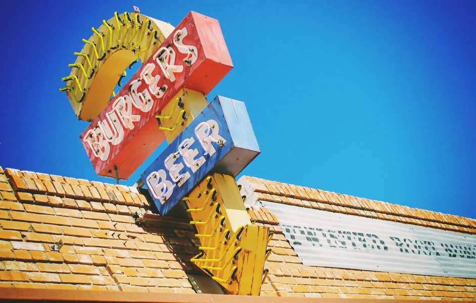 Dallas best neighborhoods for bars and restaurants Arts