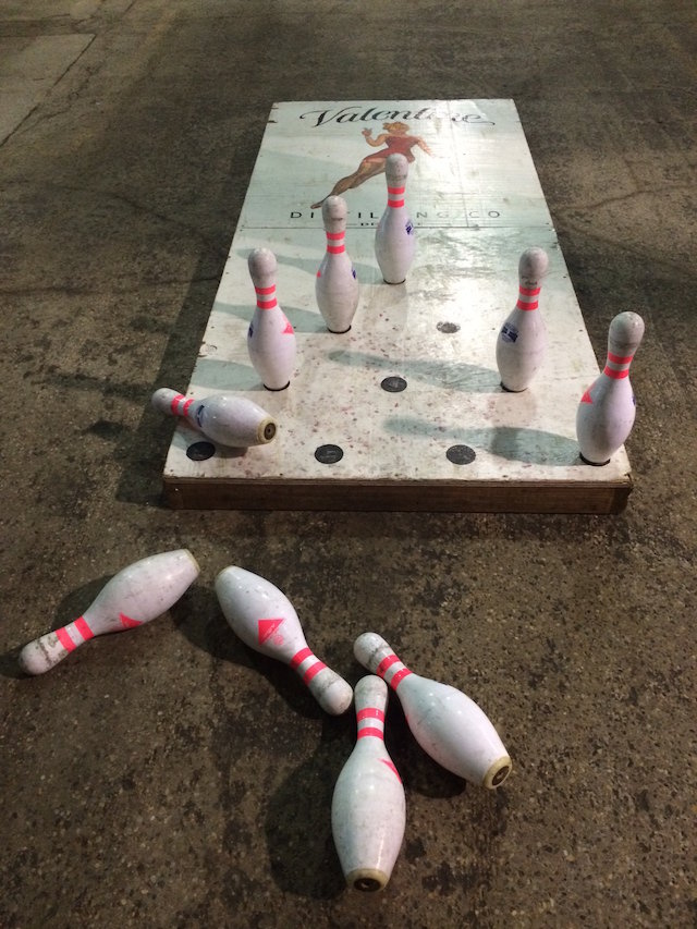 Detroit Fowling Warehouse Football and Bowling Thrillist