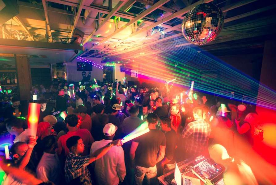 Austin Bars You Can't Go to Over the Age of 30 Thrillist