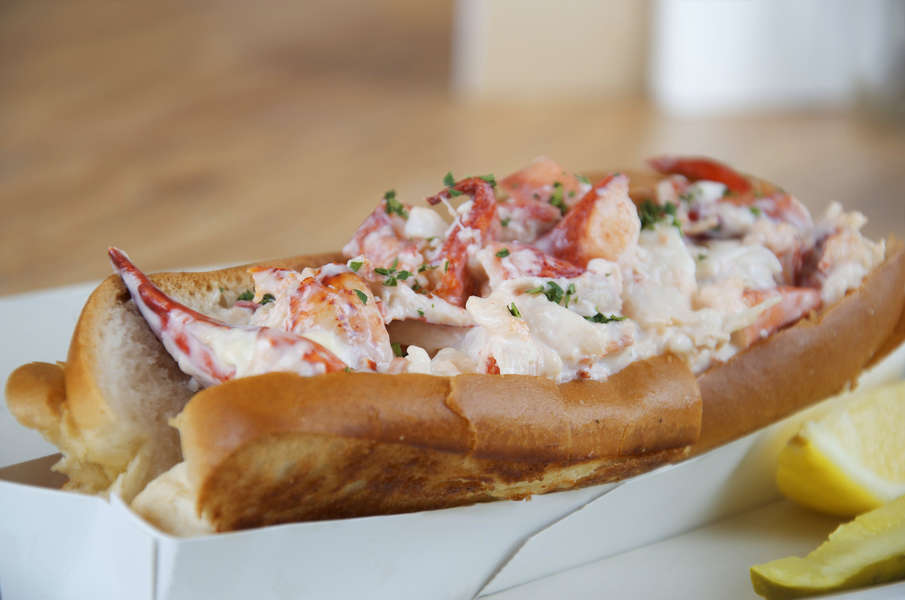 Local Experts Rank Boston’s 9 Best Lobster Roll Sandwiches Thrillist