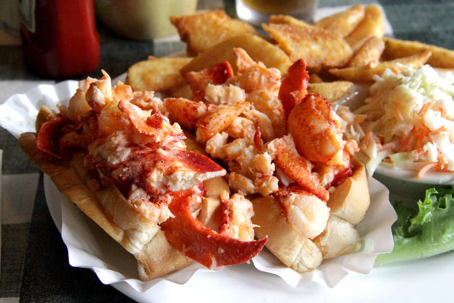 Best Connecticut Lobster Rolls The Thrillist Quest for the Perfect