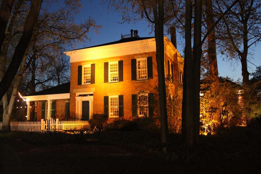 Don's Pomeroy House A Bar in Strongsville, OH Thrillist