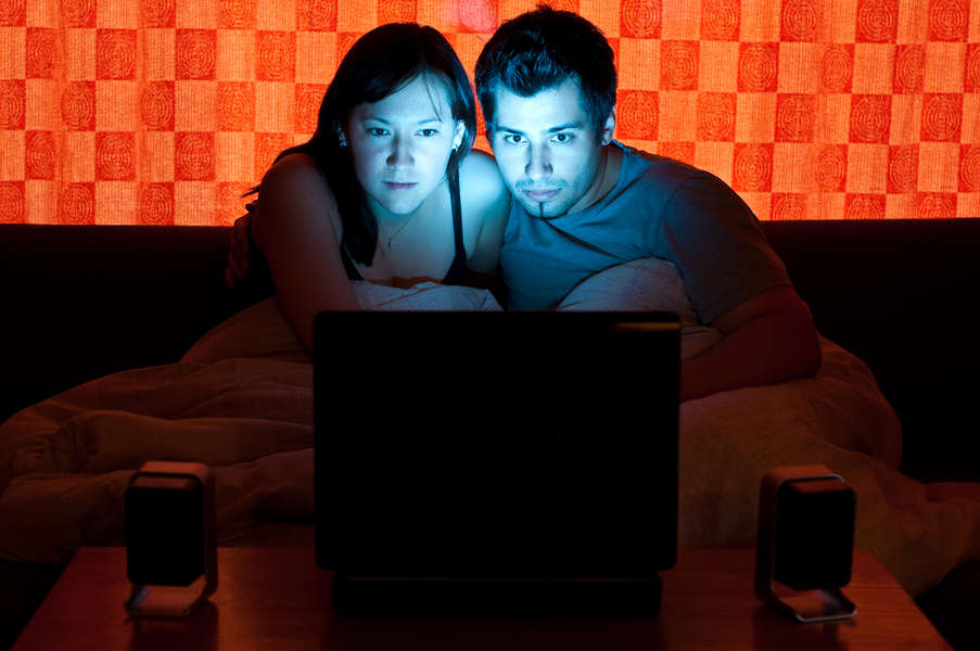How to Watch Porn With Someone You're Dating - Tips for Watching Pornography - Thrillist