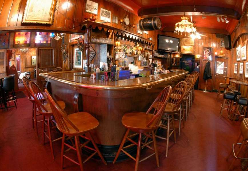 Swingin' Door Exchange A Bar in Milwaukee, WI Thrillist