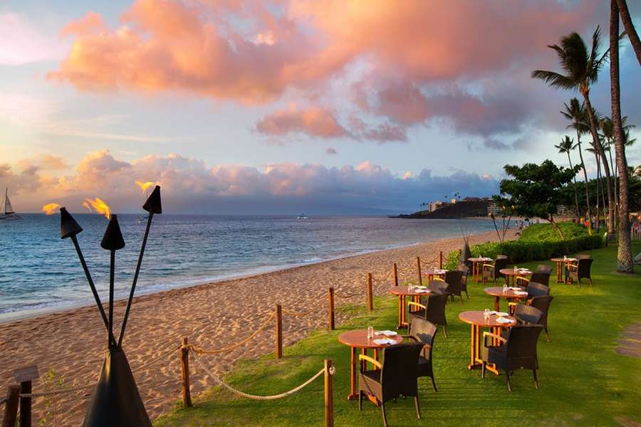 Best Beach Bars in Hawaii St. Regis, Lava Lava Beach Club, Serenity Pool Thrillist