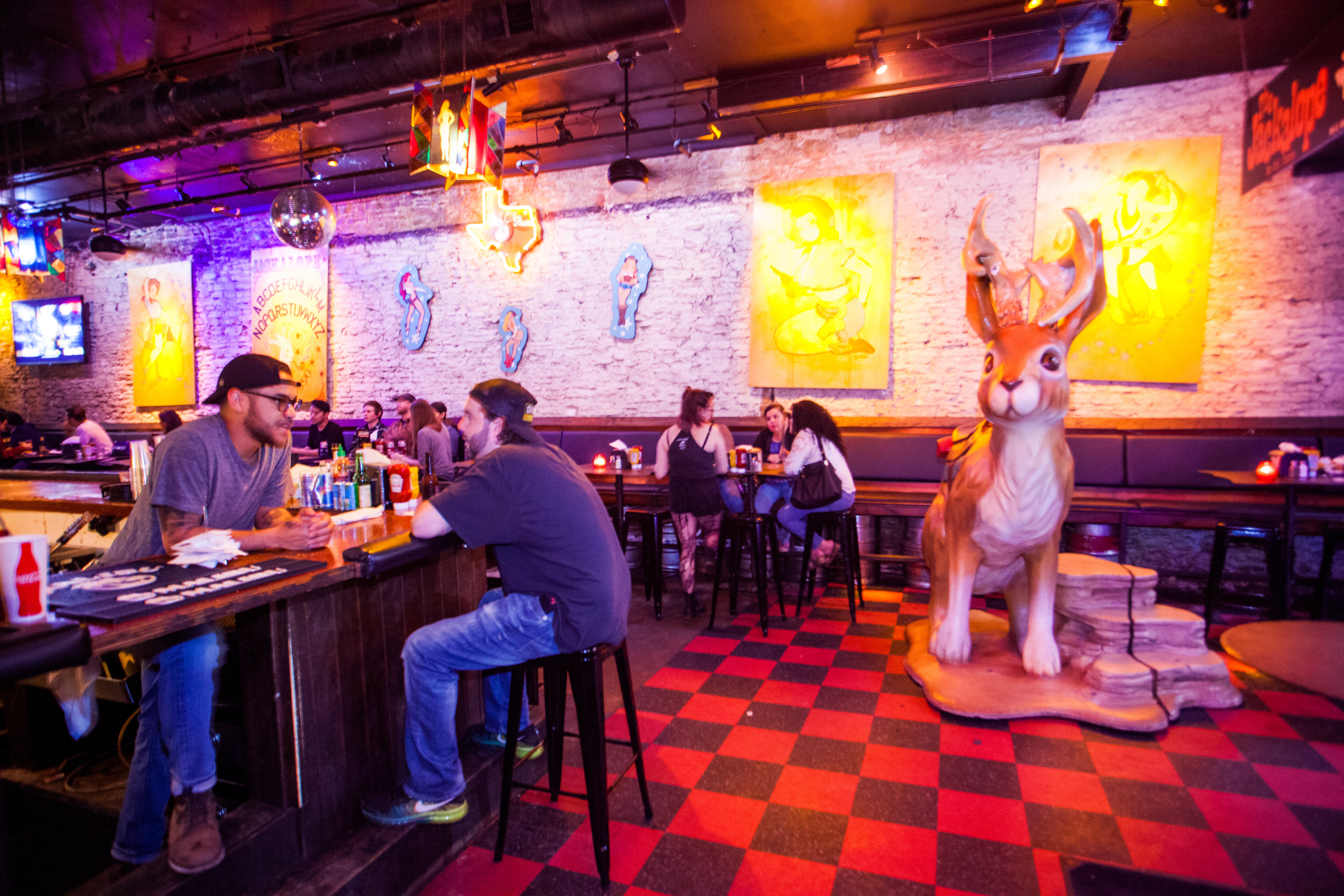 Best 6th Street Austin Bars, Ranked From Best to Worst Thrillist