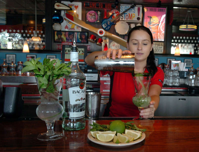Safe Cocktails Good Drinks to Order at a Restaurant Thrillist