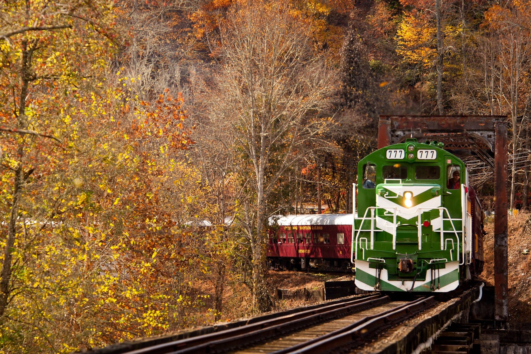Amtrak Fall Foliage Train 2023 Fall Foliage 2021: Most Scenic Train Rides To See The Leaves Change - Thrillist