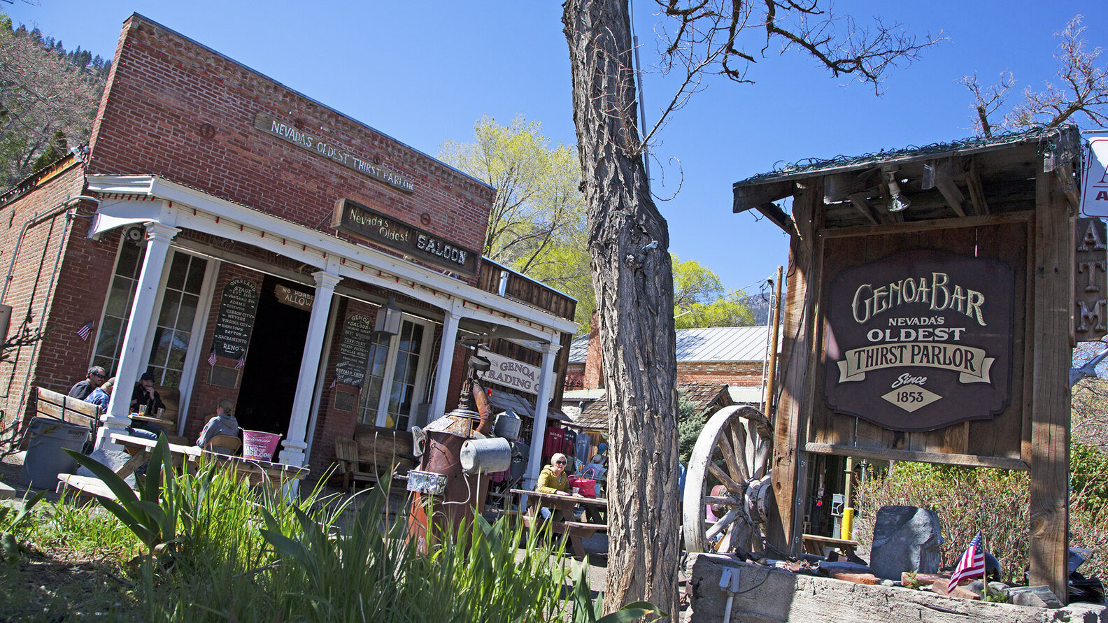 Best Small Town Bars in Every US State to Drink at Right Now Thrillist