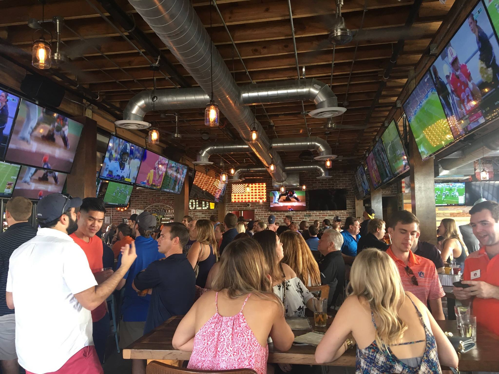 sports bars houston galleria Albina Goldberg