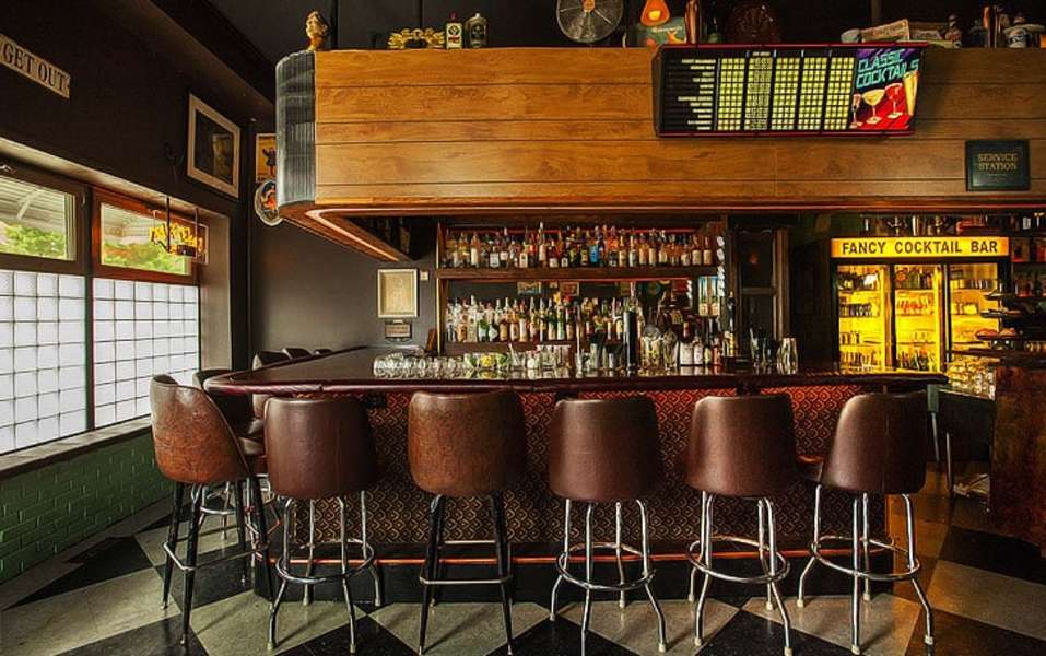Best Chicago Bars Locals Love Thrillist