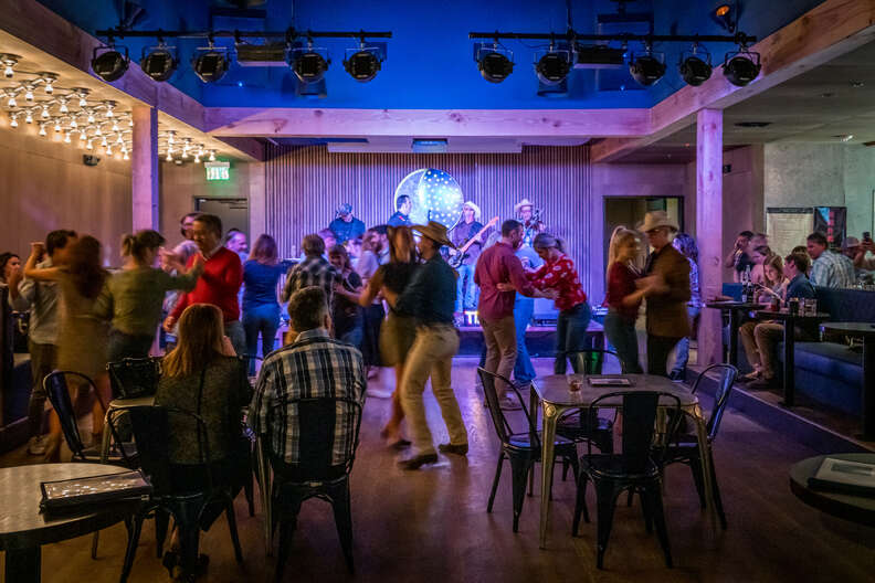 Best Singles Bars in Houston Where to Meet New People & Hook Up