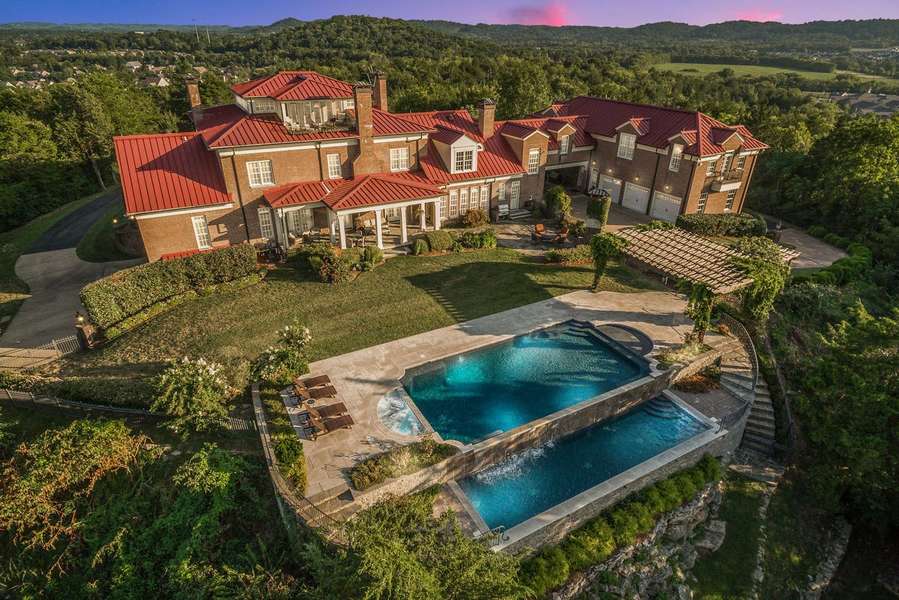 Best Nashville Airbnbs for Bachelor or Bachelorette Parties & Groups