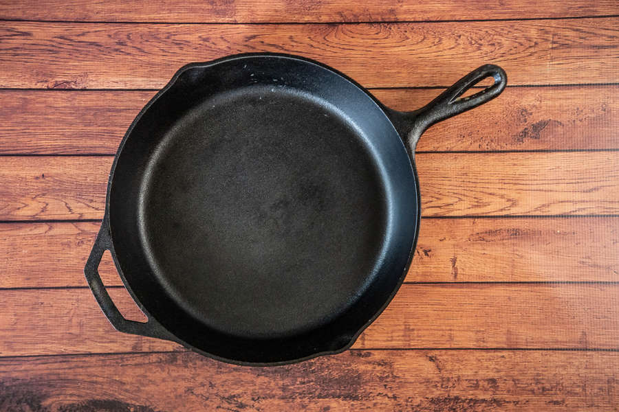 Best Frying Pans 2019 Lodge Cast Iron Cookware Thrillist