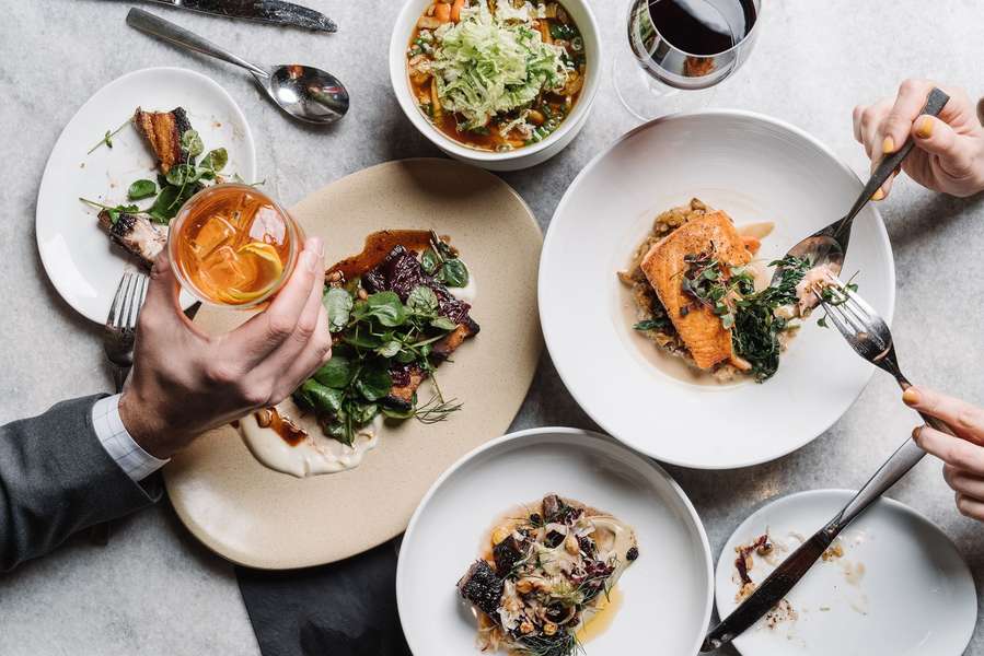 Best Airport Restaurants & Places for Food in the Biggest US Airports