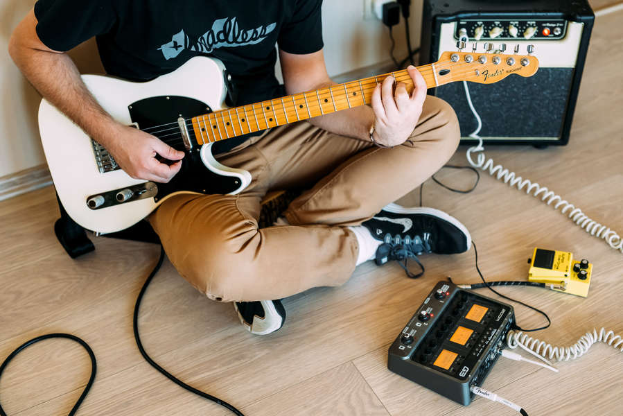 Free Fender Guitar Lessons Learn Guitar Online Thrillist