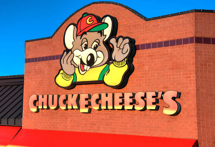 Chuck E. Cheese's is Launching a New 'Pasqually's Pizza & Wings' Menu Thrillist