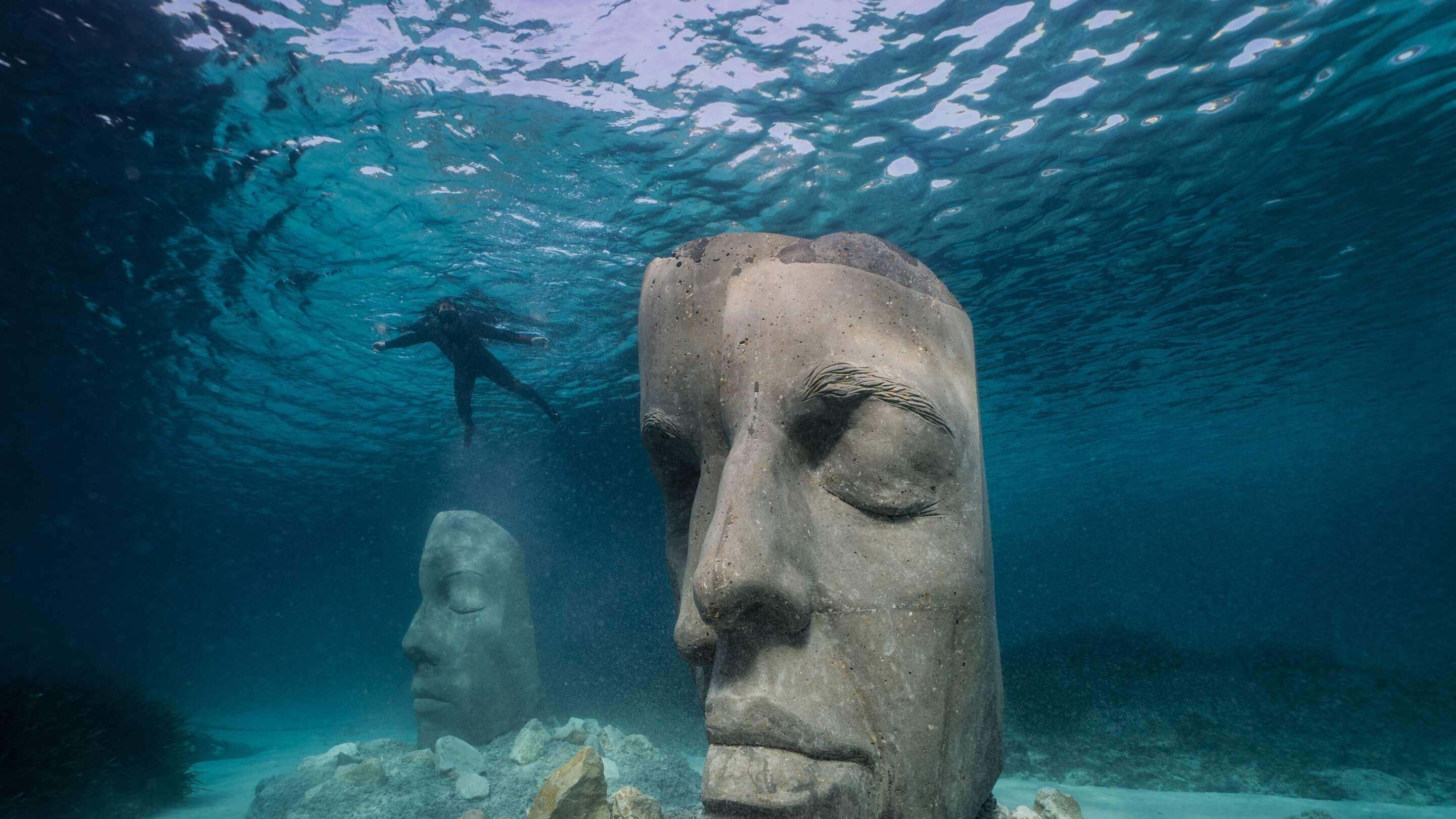 Introducir 77+ imagen underwater jesus statue cozumel Abzlocal.mx