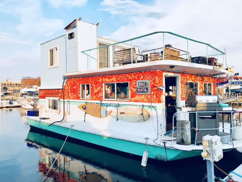 Coolest US Houseboats on Airbnb Make Your Sea Captain Dreams Come True