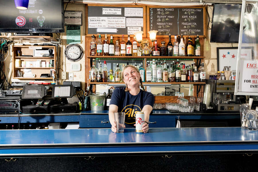 Best Seattle Dive Bars Where to Find Good, Cheap Neighborhood Bars