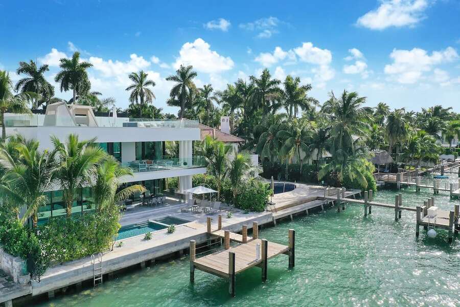Best Group Airbnbs In Miami Best Miami Vacation Homes To Rent Thrillist