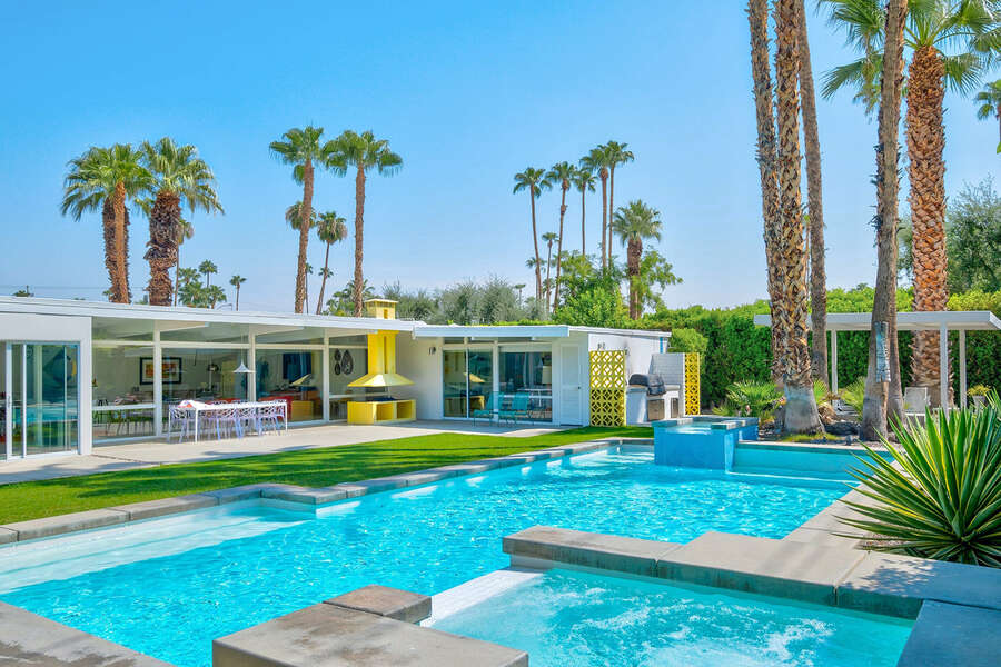 Best Airbnbs in Palm Springs MidCentury Modern Rentals With Pools