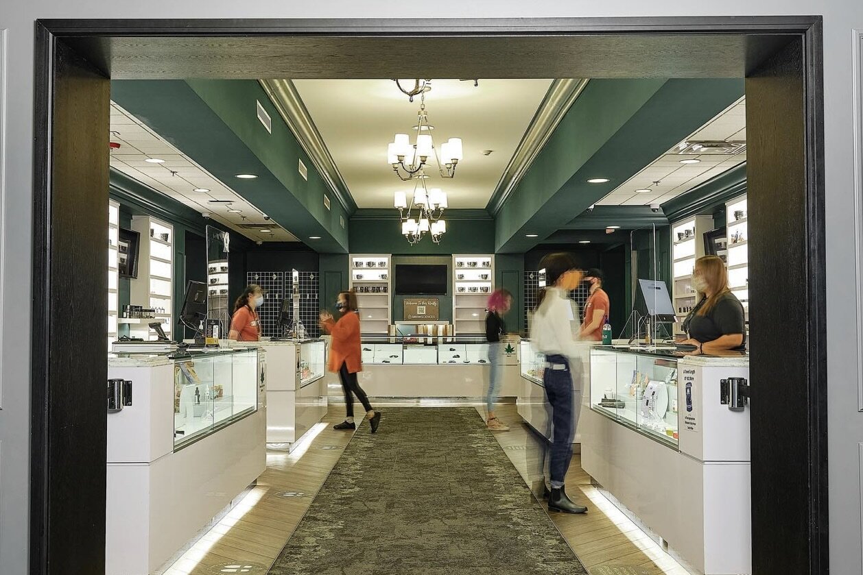 the flower shop phoenix dispensary Fabiola Gunderson