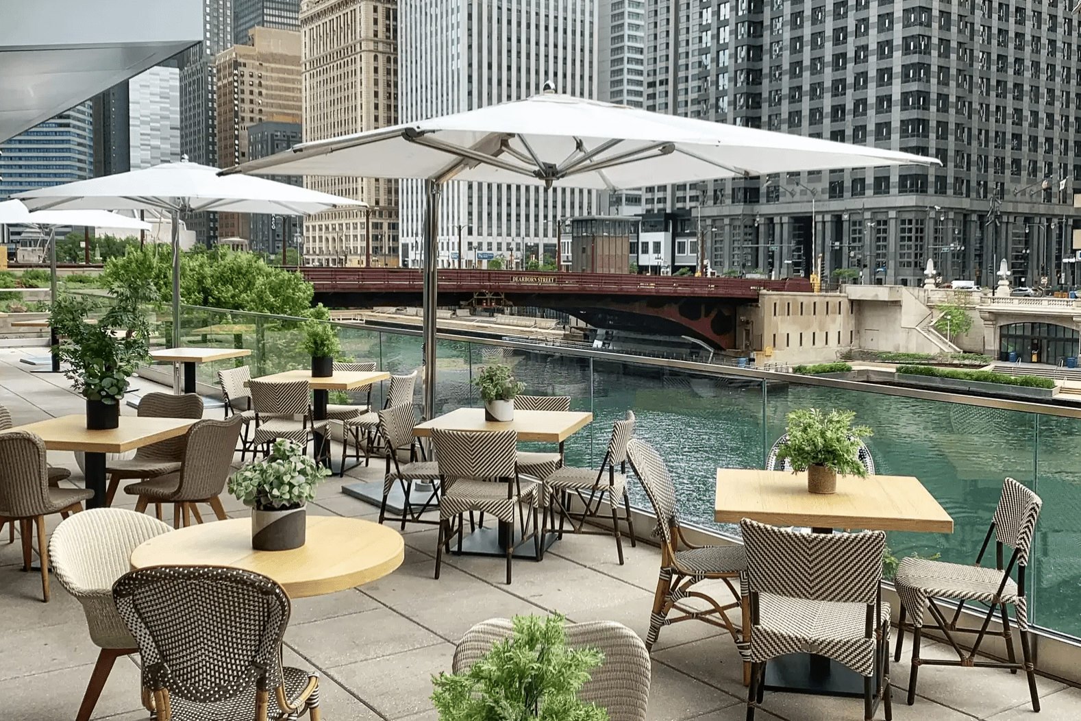 Best Outdoor Dining in Chicago Restaurants & Places to Eat Outside