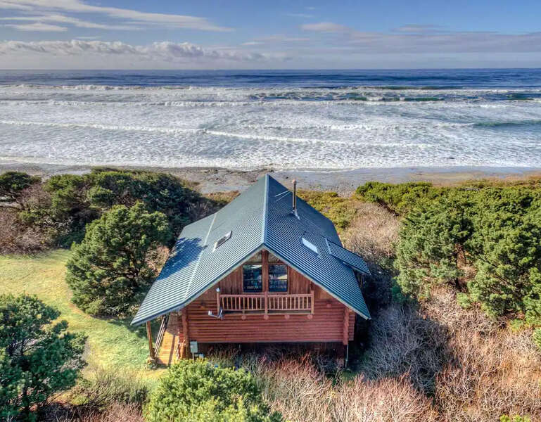 Best DogFriendly Beachfront Vacation Rentals in the US Thrillist