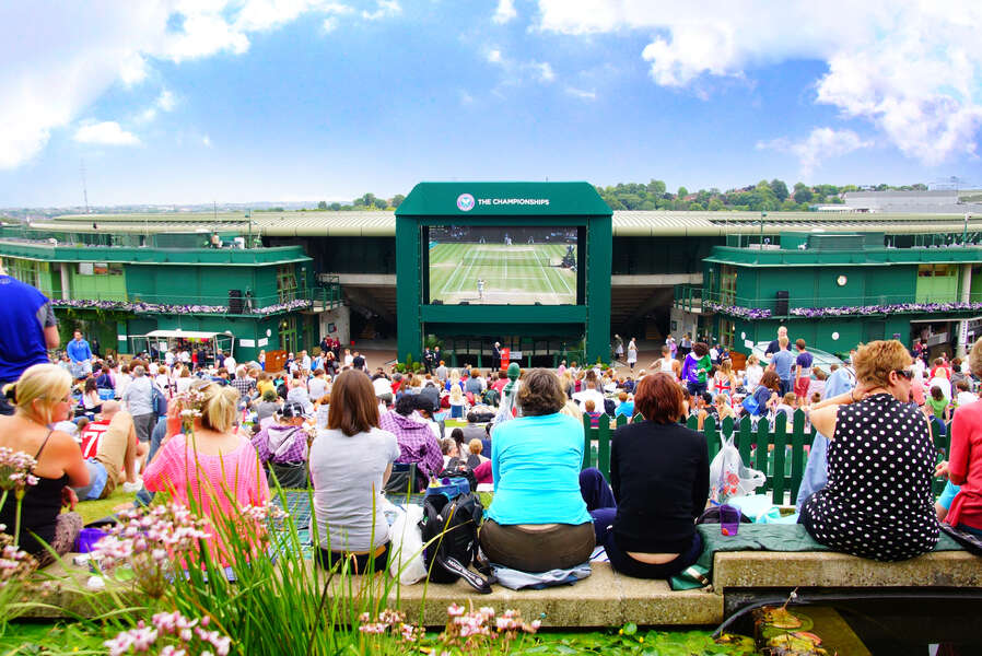 Brooklyn Bridge Park Is Broadcasting Wimbledon's Tennis Finals Thrillist