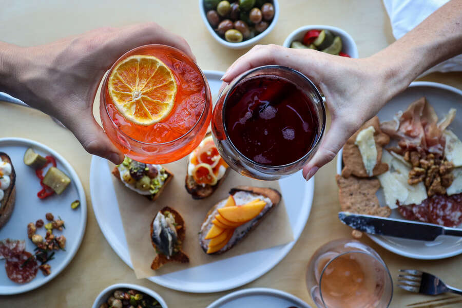 Total 49+ imagem happy hours la br.thptnganamst.edu.vn