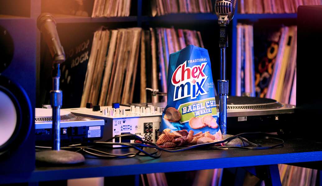 Chex Mix Brings Back the Bagel Chip After 10 Years Thrillist