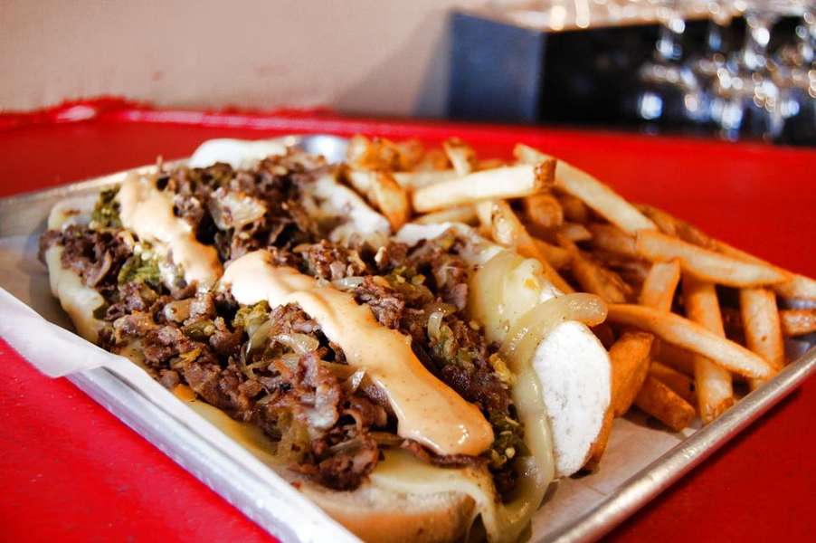 Monti's A Chicago, IL Restaurant Thrillist