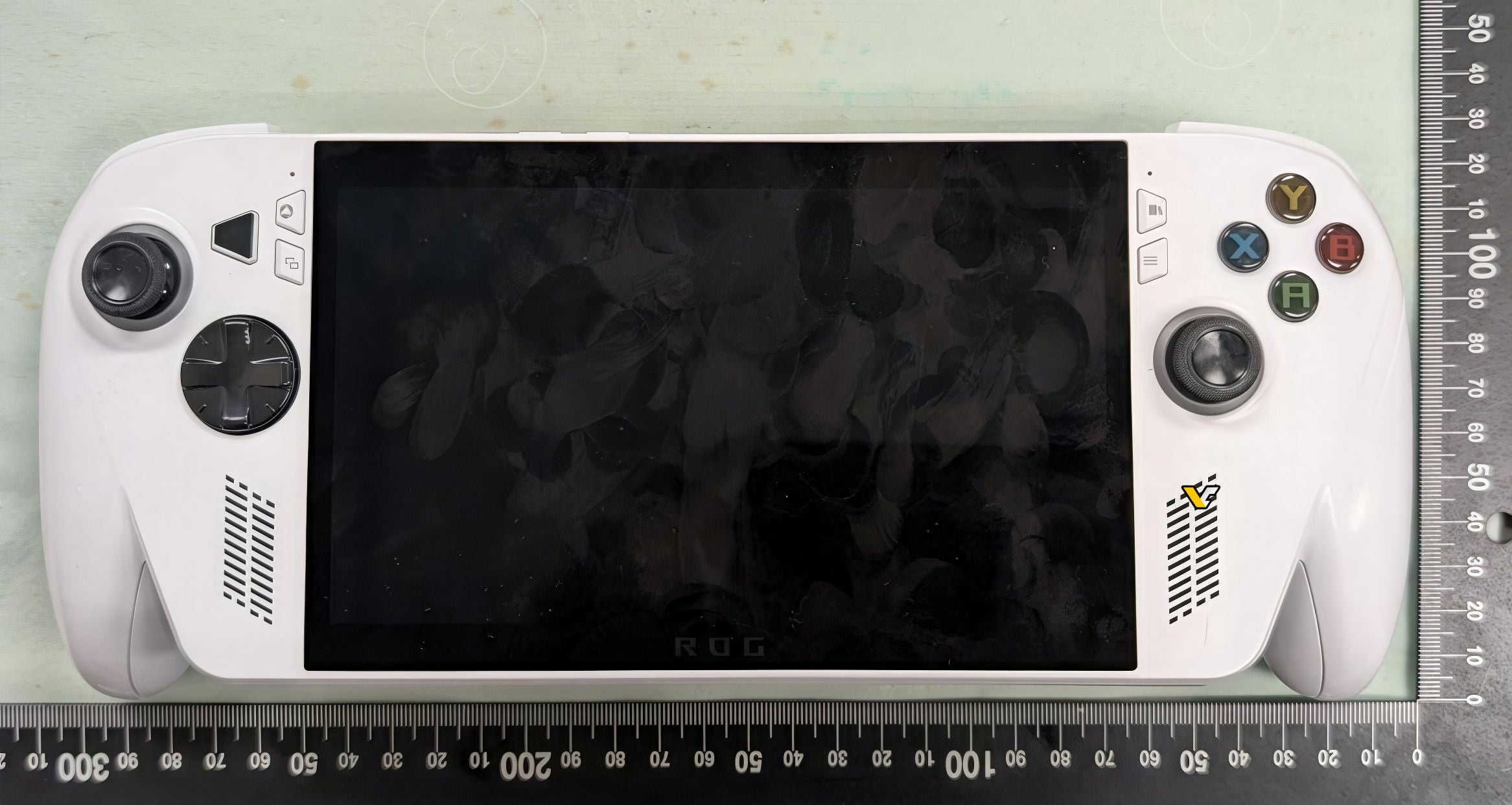 Here are some leaked images of an Xbox-branded handheld and the Asus