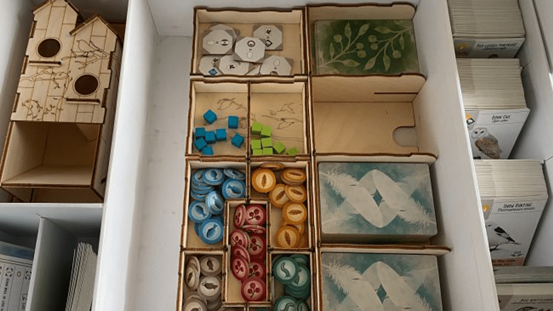 Wingspan Nesting Box can hold base game, European, Oceania and four