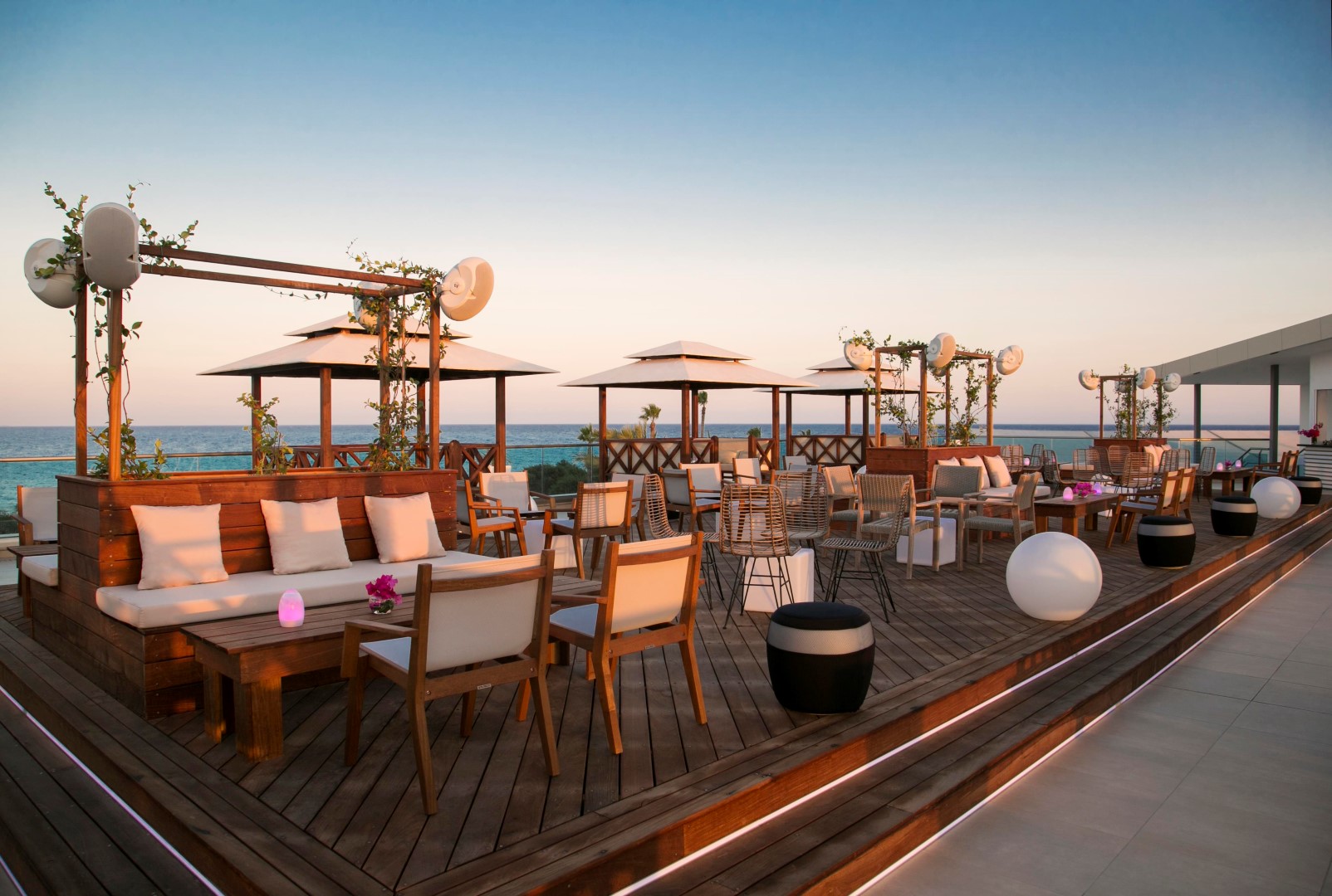 Panorama Rooftop Bar Asterias Hotel