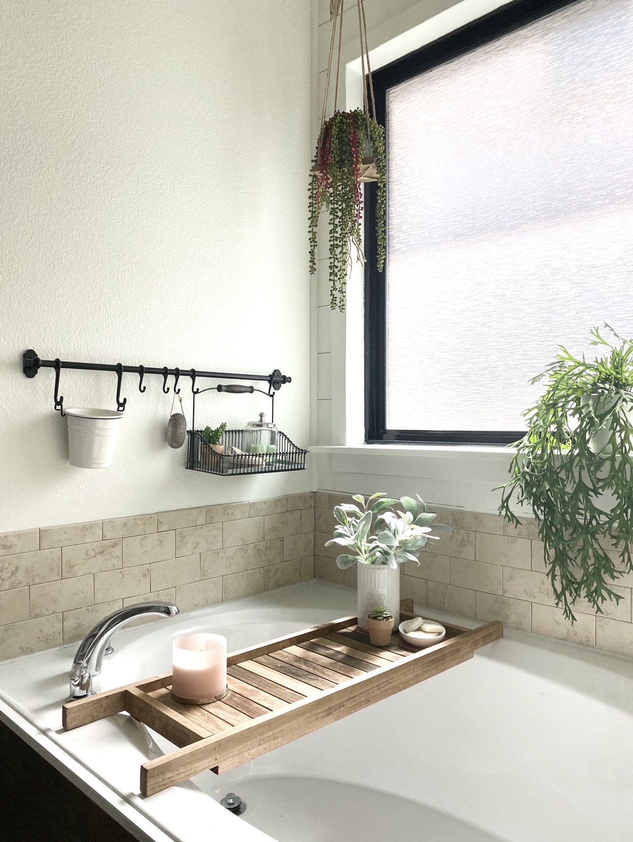 3 reasons you should paint your bath and shower tile.