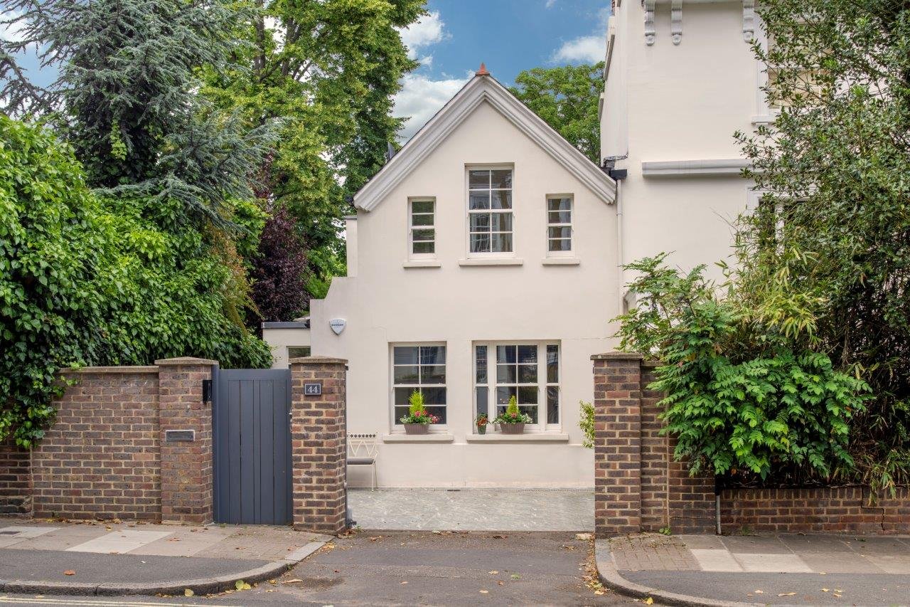 House For Sale in Ordnance Hill St John's Wood NW8