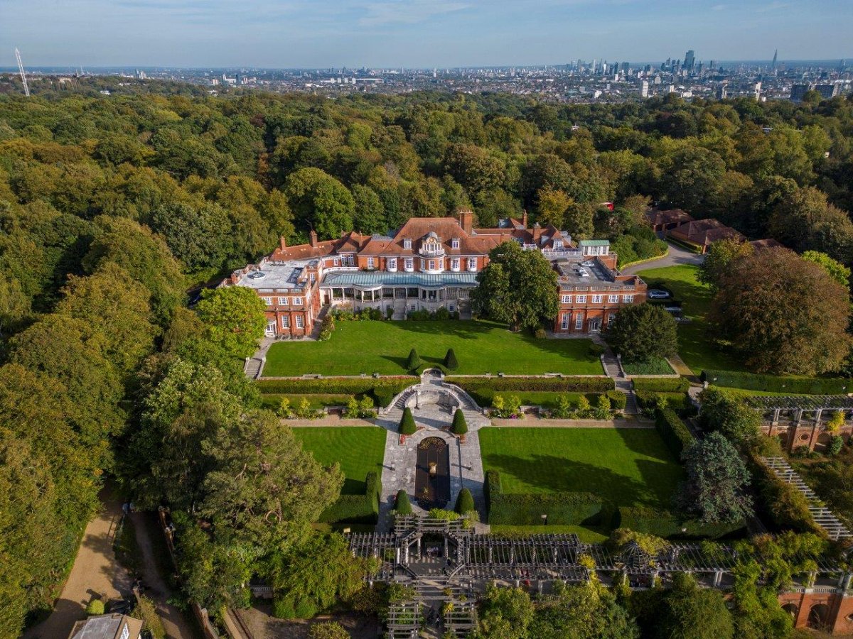 Inverforth House, North End Way, Hampstead, NW3 Aston Chase