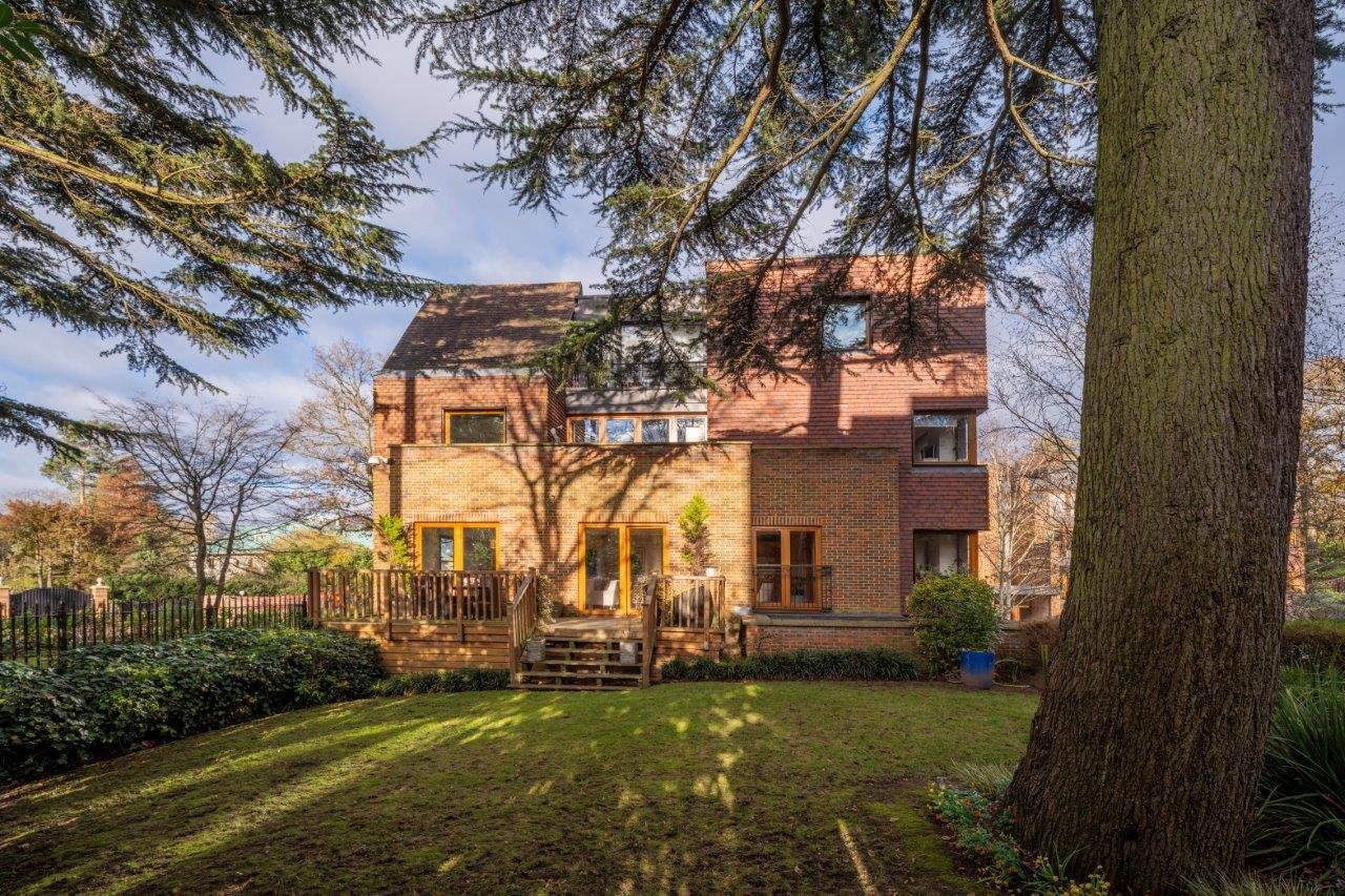 Luxury Hazel Court Apartment for Sale in The Avenue N2