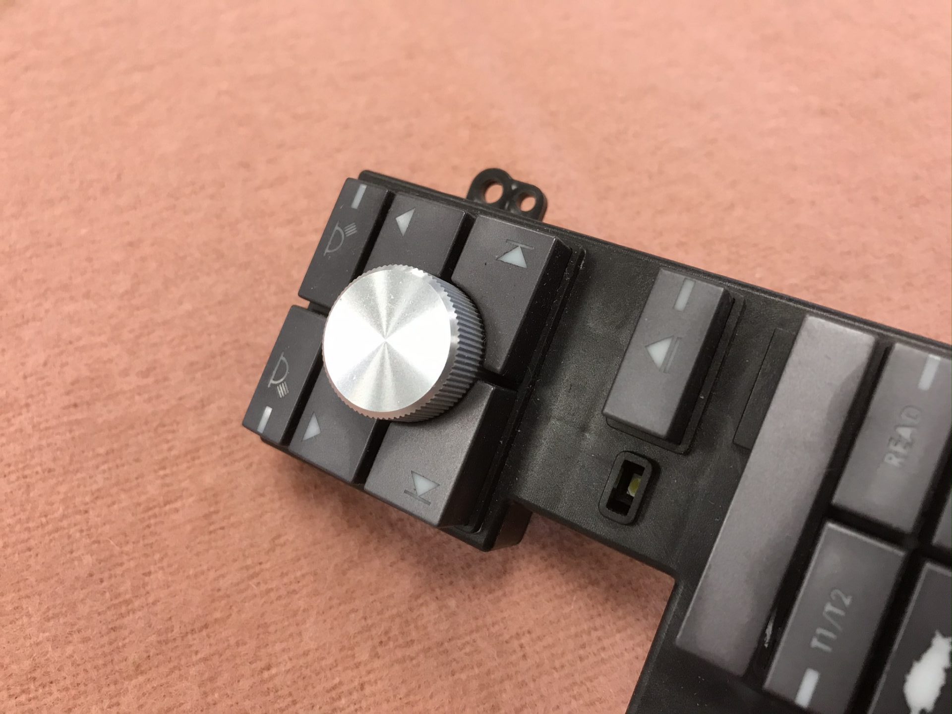 DB9 and V8 Vantage Aluminium Radio Knobs (Pair) Aston Installations Ltd