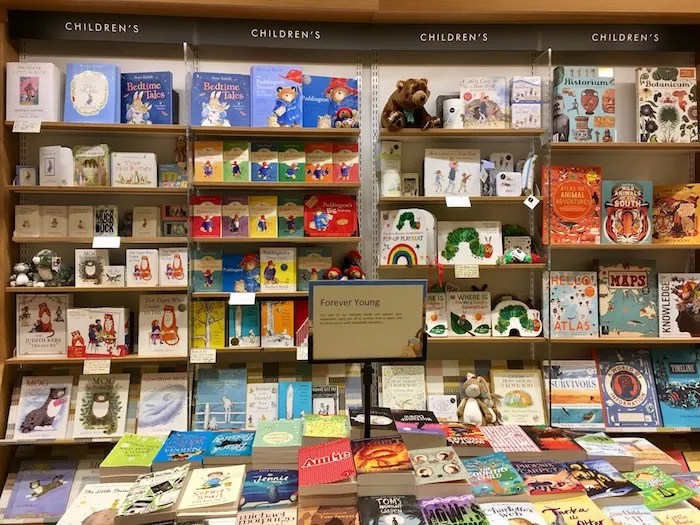 A FiveStory BookLover's Paradise Waterstones, London — A Suitcase