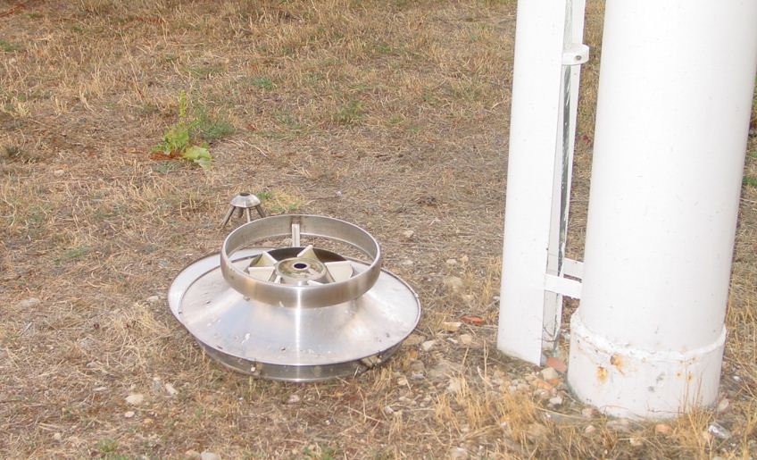 Removing radioactive lightning air terminals. How to act?