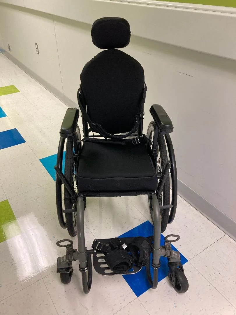 TiLite Twist rigid frame manual wheelchair, 12" wide | Children's