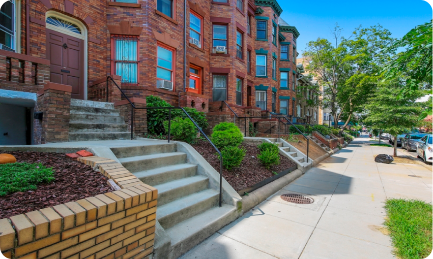 Intern, Student Housing Capitol Hill Classic Row Houses