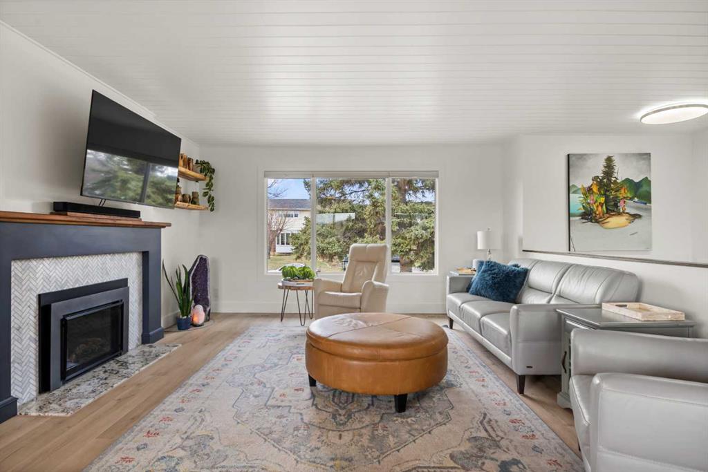 129 Chinook Drive for sale in Calgary The ATeam